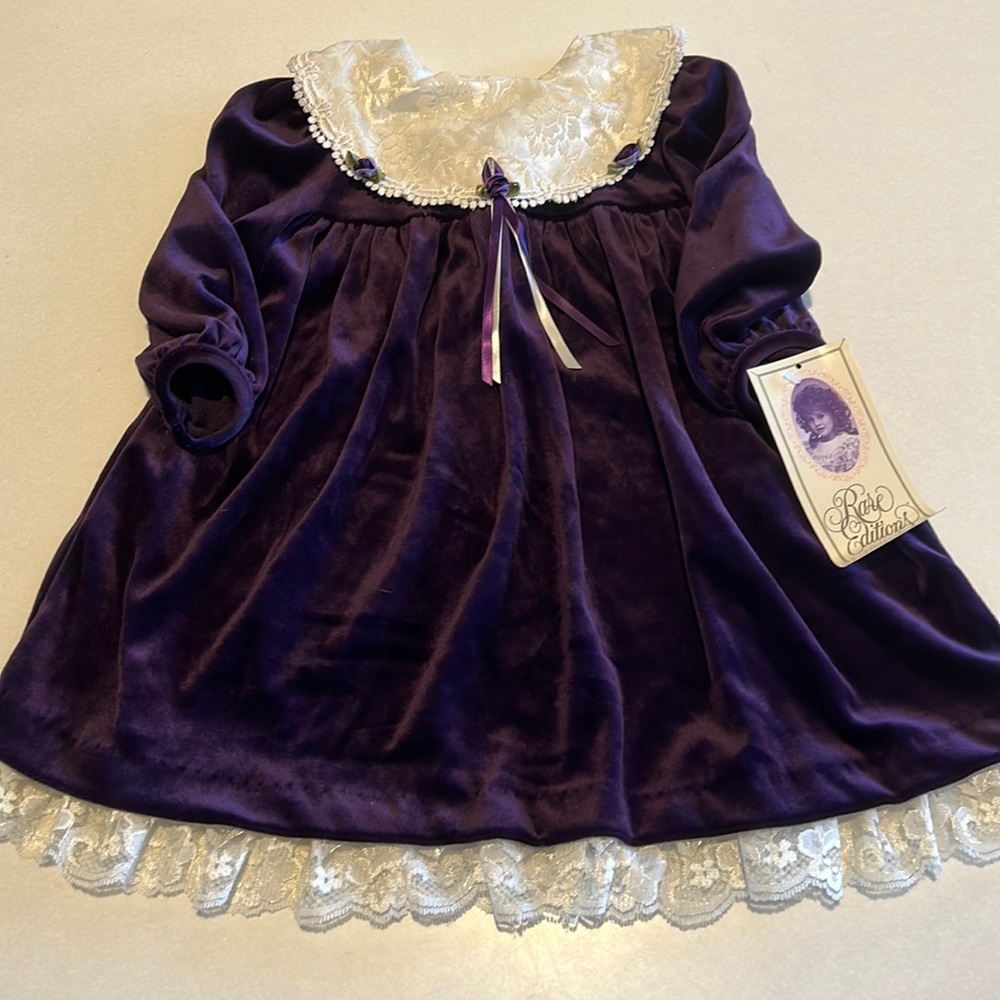 Purple velvet dress with damask and lace trimmed white collar. size 2T